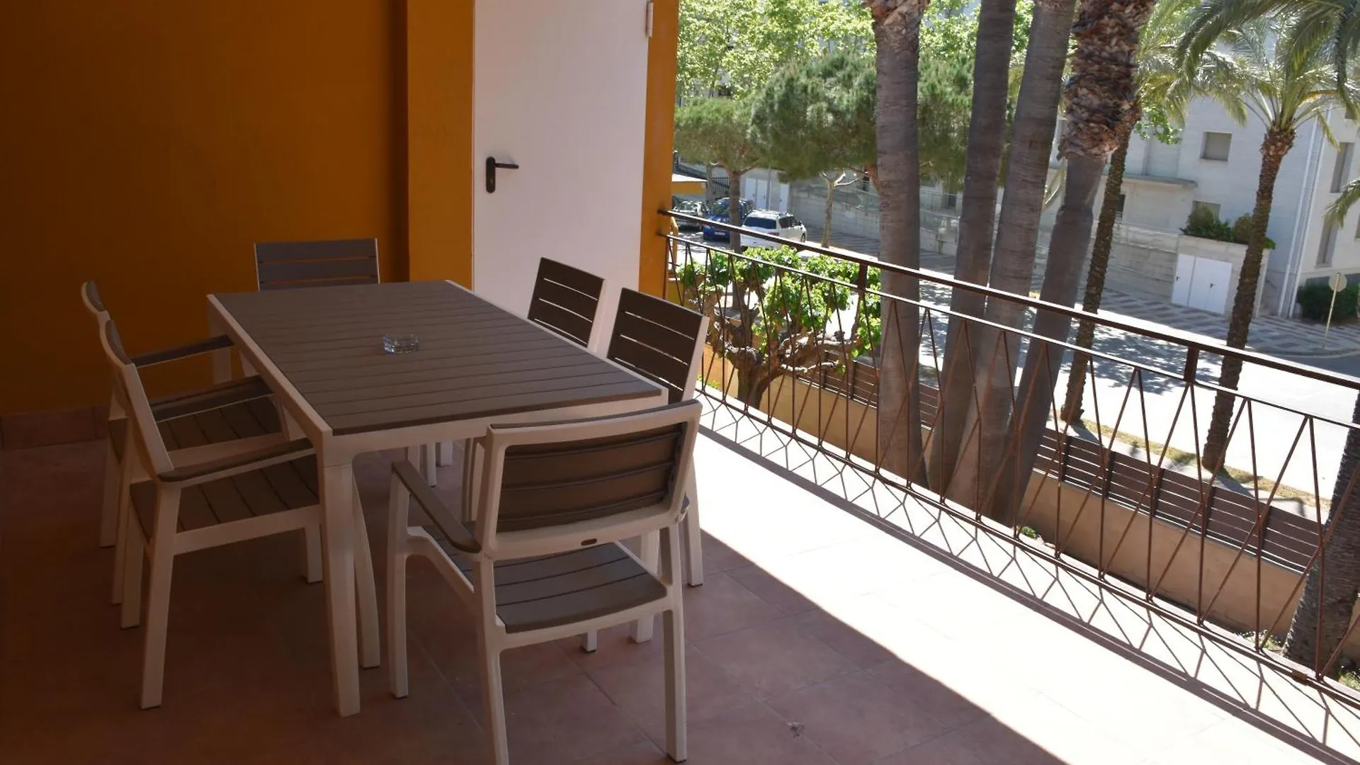 Apartamentos Les Palmeres Platja d'Aro  0*,